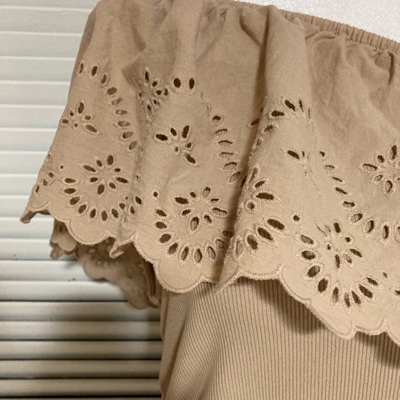 EUC Old Navy One Shoulder Blouse with Eyelet Trim Size Large - Picture 8 of 10